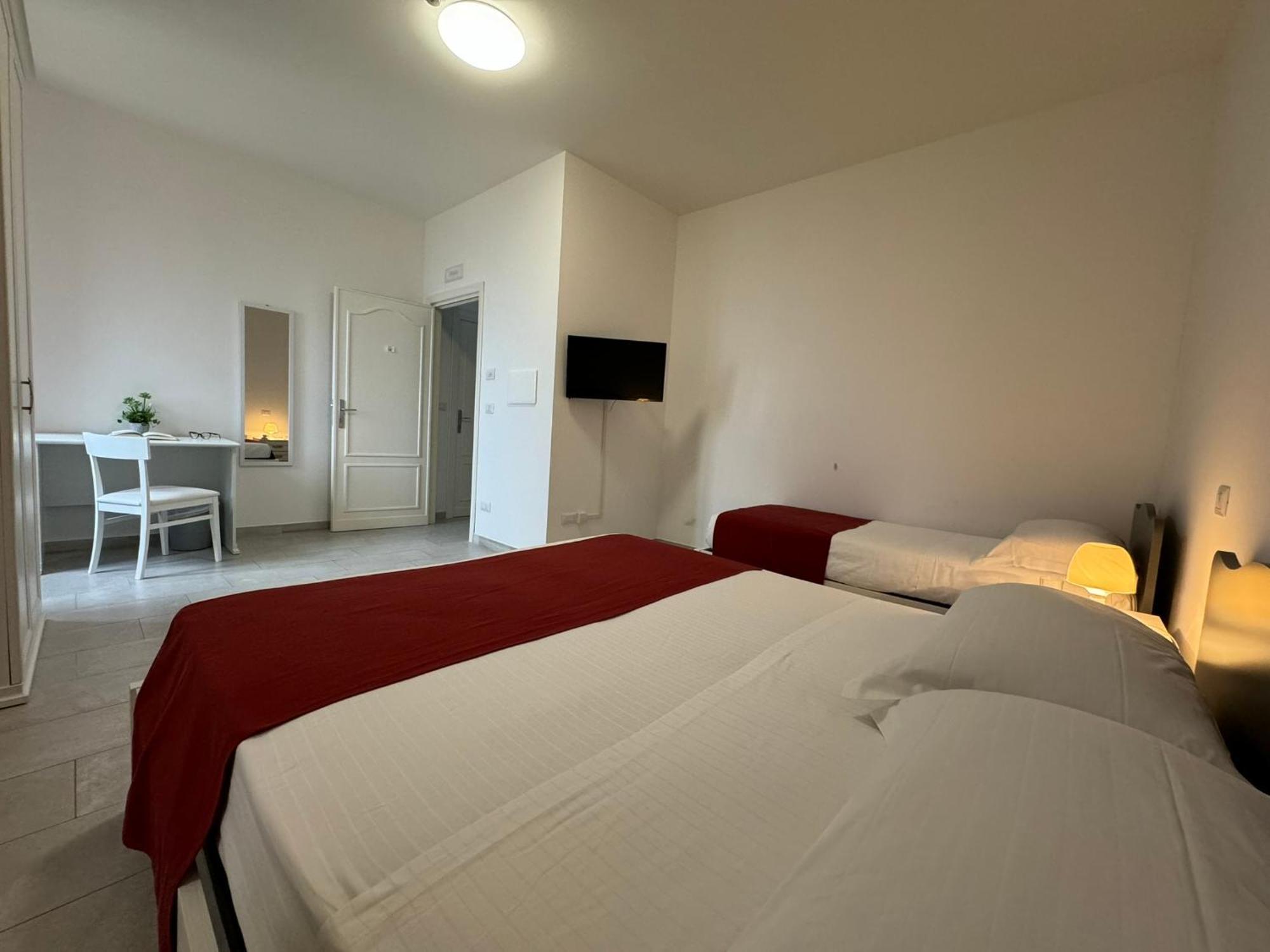 Hotel Monastero Ss. Annunziata Todi Zimmer foto A room at the hotel